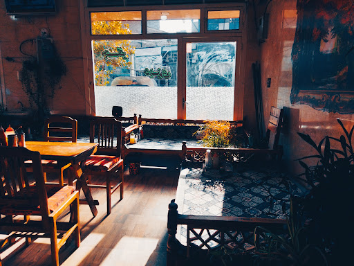 کباب سرای آب و آتش
