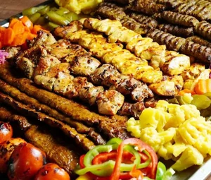 مجموعه غذایی حاج بهزاد