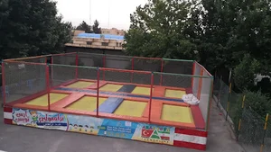 پارک بازی ترامپولین و سرسره بادی سرو