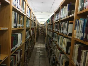 کتابخانه عمومی دکتر شریعتی 3