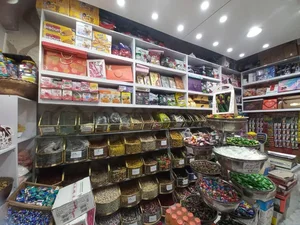 خشکبار و لوازم قنادی امیر 5