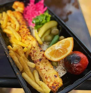 بیرون بر برگ سبز 3