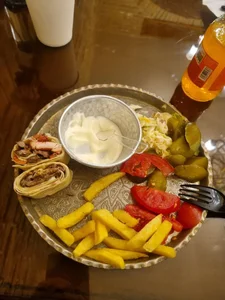 رستوران گاص شاورما 4