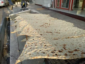 نانوایی سنگکی سنتی بهشت