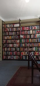 کتاب فروشی دی