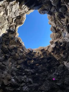 چشمه آبگرم