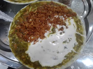 بستنی‌فروشی حسین بستنی