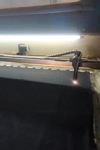 برش پارچه در بازار 2