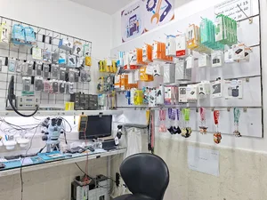 نمایندگی ایرانسل،رایتل وتعمیرات موبایل و لوازم جانبی کیاگستر