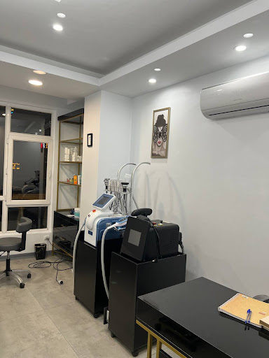 DermaLuxe کلینیک درمالوکس - پوست مو لیزر و زیبایی