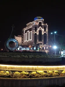 میدان امام