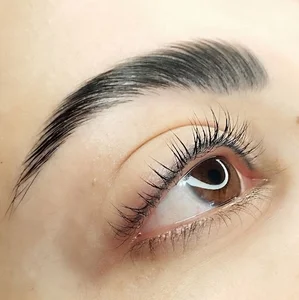Salon ViP parinaz مرکز تخصصی مژه و ابرو