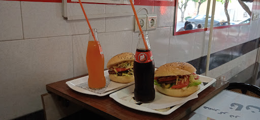 ساندویچ و پیتزای مهدی