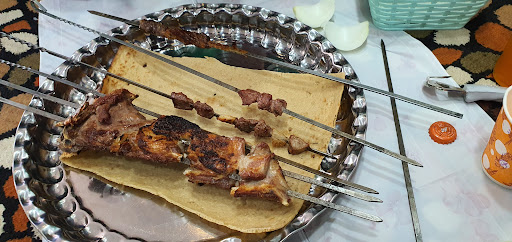 رستوران سنتی کارن
