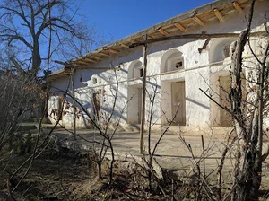 خانه ای با معماری اصیل و سنتی شهمرزاد - انتهای گل باغ