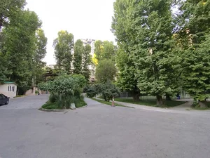 دبیرستان نیکان