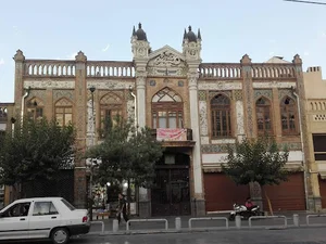 سرای سنتی عمارت شمس