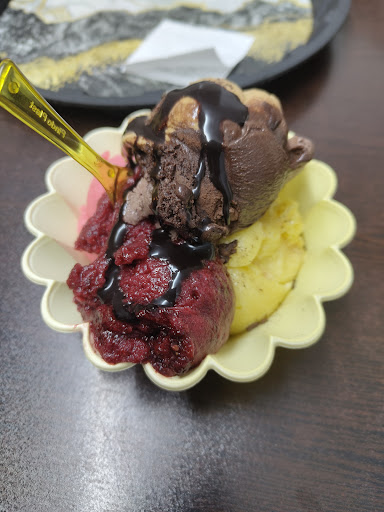 بستنی مجلسی