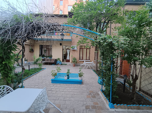 اقامتگاه خانه پدری