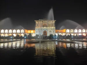باغ تالار رستوران سنتی گل یخ
