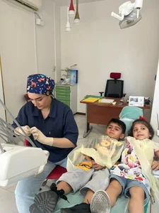 مرکز دندانپزشکی دکترفرنوش عیوضی 3