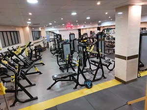 باشگاه بدنسازی بانوان آیرون فیت