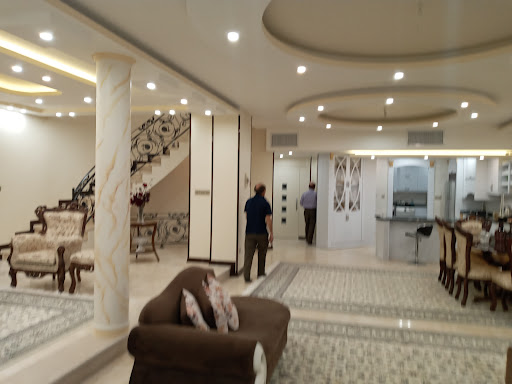 نقاشی ساختمان پنجه طلا