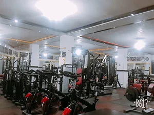 باشگاه بدنسازی آراد