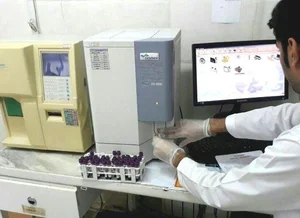 آزمایشگاه دکتر جواد حکیمی 4