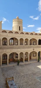 عمارت بومگردی دروازه کویر
