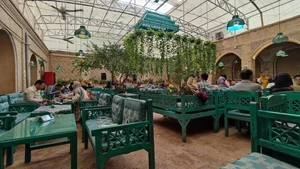 اقامتگاه و رستوران سنتی کیخسرو 4