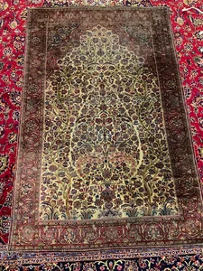 Faez' Antique Carpet | گالری فرش فايض