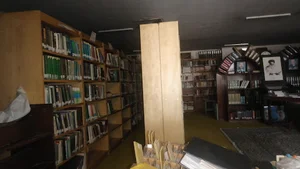 کتابخانه و سالن مطالعه دکتر مادری گیج علی
