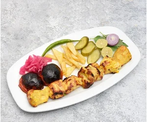 رستوران و بیرون بر ماکان