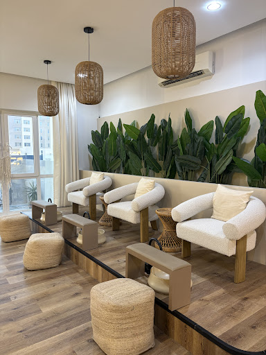 Aura Beauty Station