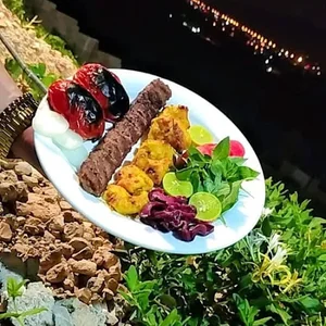 باغ رستوران پاتوق