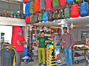 فروشگاه کوهنوردی k2 آمل