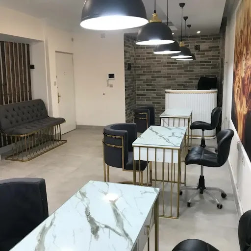 کلینیک ناخن و مژه لیلیسن
