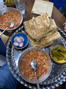 املت مشتی