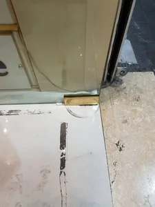 تعمیر شیشه سکوریت در مرزداران 3