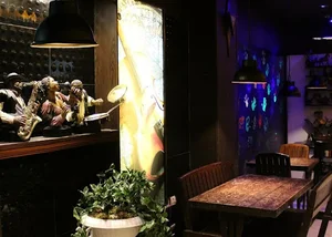 کافی شاپ تمشک آبی