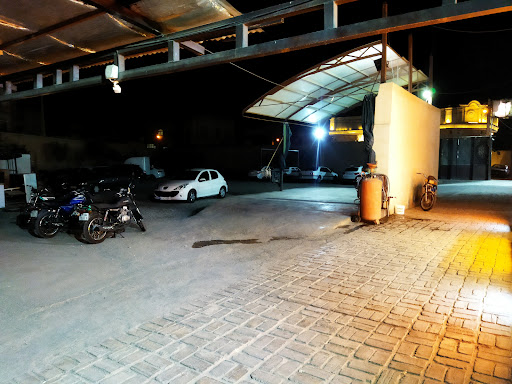 پارکینگ و کارواش گذرخان