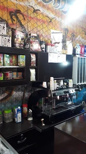 کافه کافین فرزاد