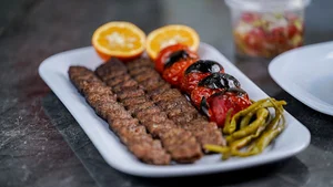 کافه رستوران مهر وماه