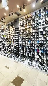 فروشگاه کفش و صندل طاهری