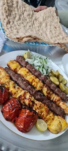 سفره خانه سنتی باغستان