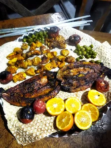 رستوران و کافه سنتی فرزاد