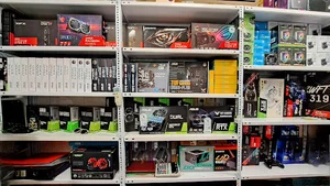 فروشگاه لبتاب و کامپیوتر زنگارکی
