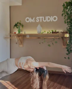 Om Yoga Studio مرکز یوگا (اُم)
