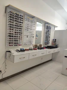 فروشگاه عینک آی بلک